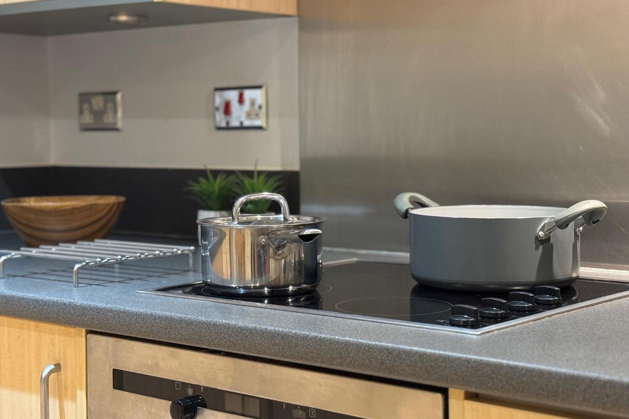 The Greenwich - Two Bedroom Apartment With Parking, Close To Ferry Terminals Southampton Eksteriør billede